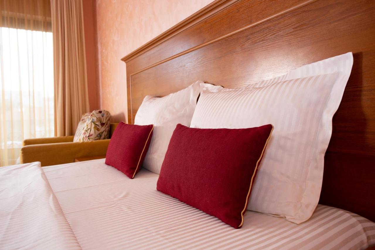 Contessa Hotel Sjumen Eksteriør billede